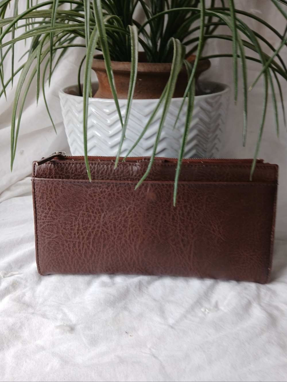 Matt & Nat Brown Motiv Vegan Leather Continental Wallet - Large Slim Bifold